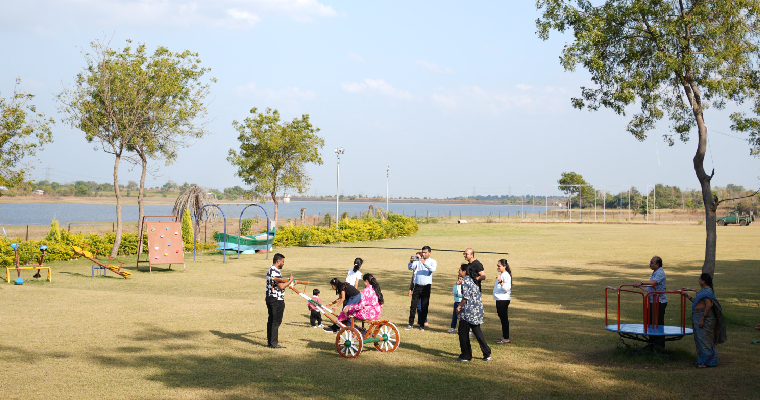 Neel Farms and Resort - Family Parties and Picnics
